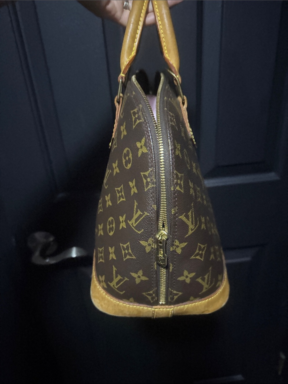 Louis Vuitton Brown Monogram Alma pm Satchel with Tan Trim(lock key&dust bag) - Picture 4 of 17